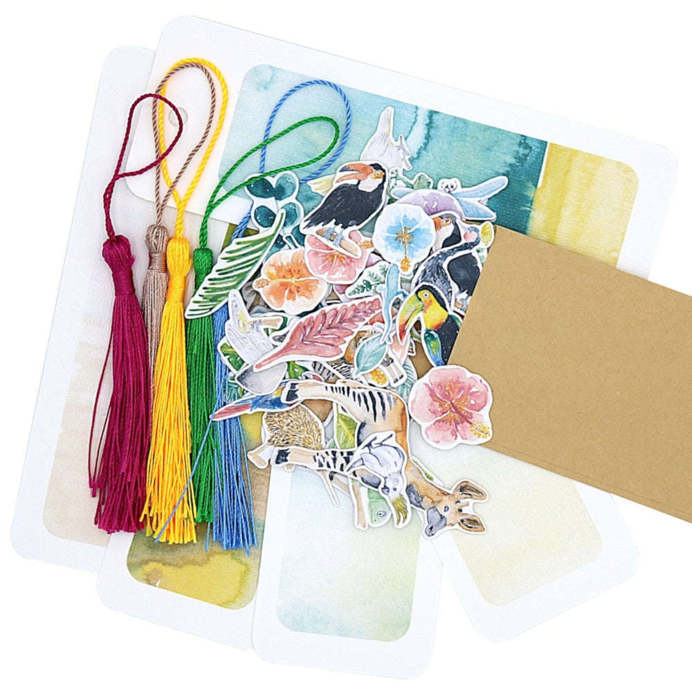 Kreativ-Set Lesezeichen Tropenwelt mit farbigen Quasten, handgemalten Aquarell-Hintergründen und Sticker-Motiven von Tieren, Blättern und Blumen